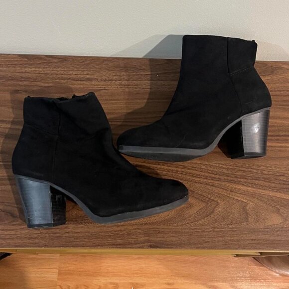 Old Navy Suede Ankle Booties, Black - Women’s Size 7 - Picture 6 of 8